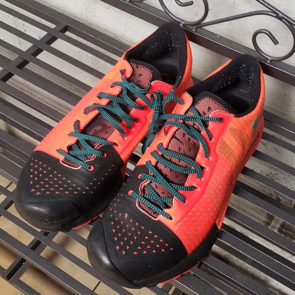 Under Armour Charged size 12